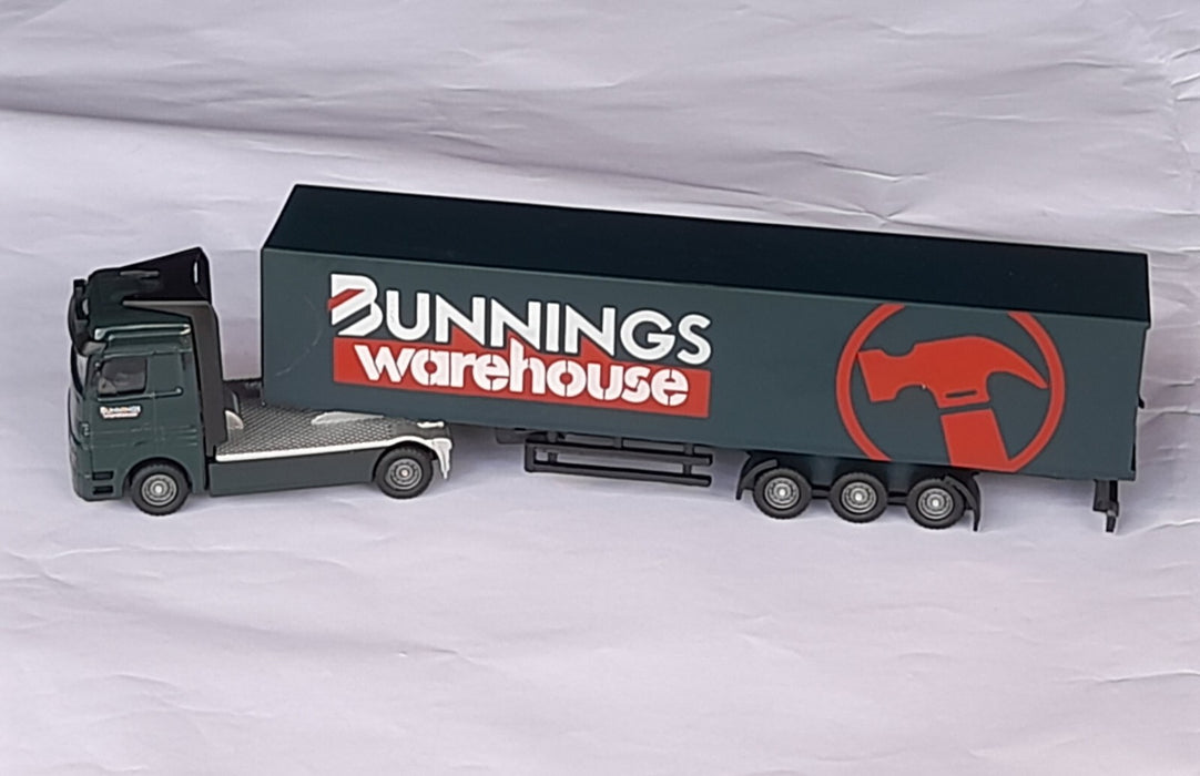 BUNNINGS TRUCK