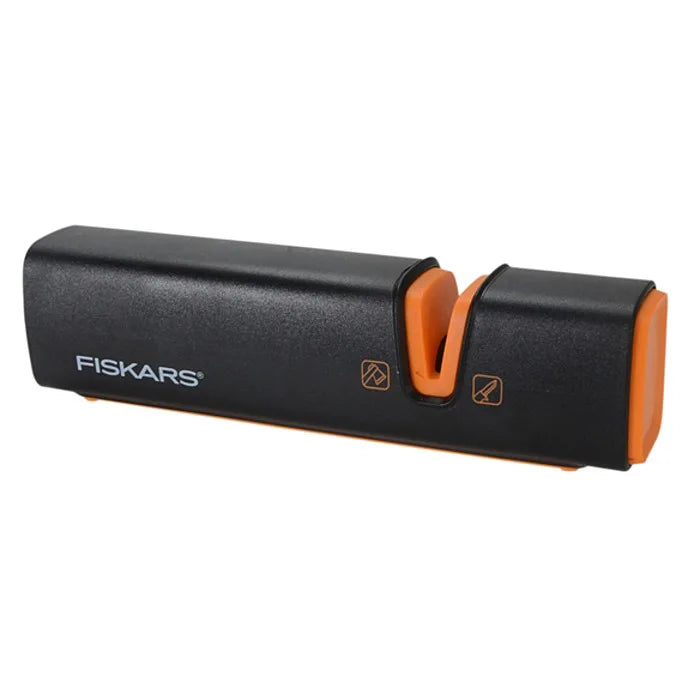 SHARPENER FISKARS BLD SHRPNR AXE/K